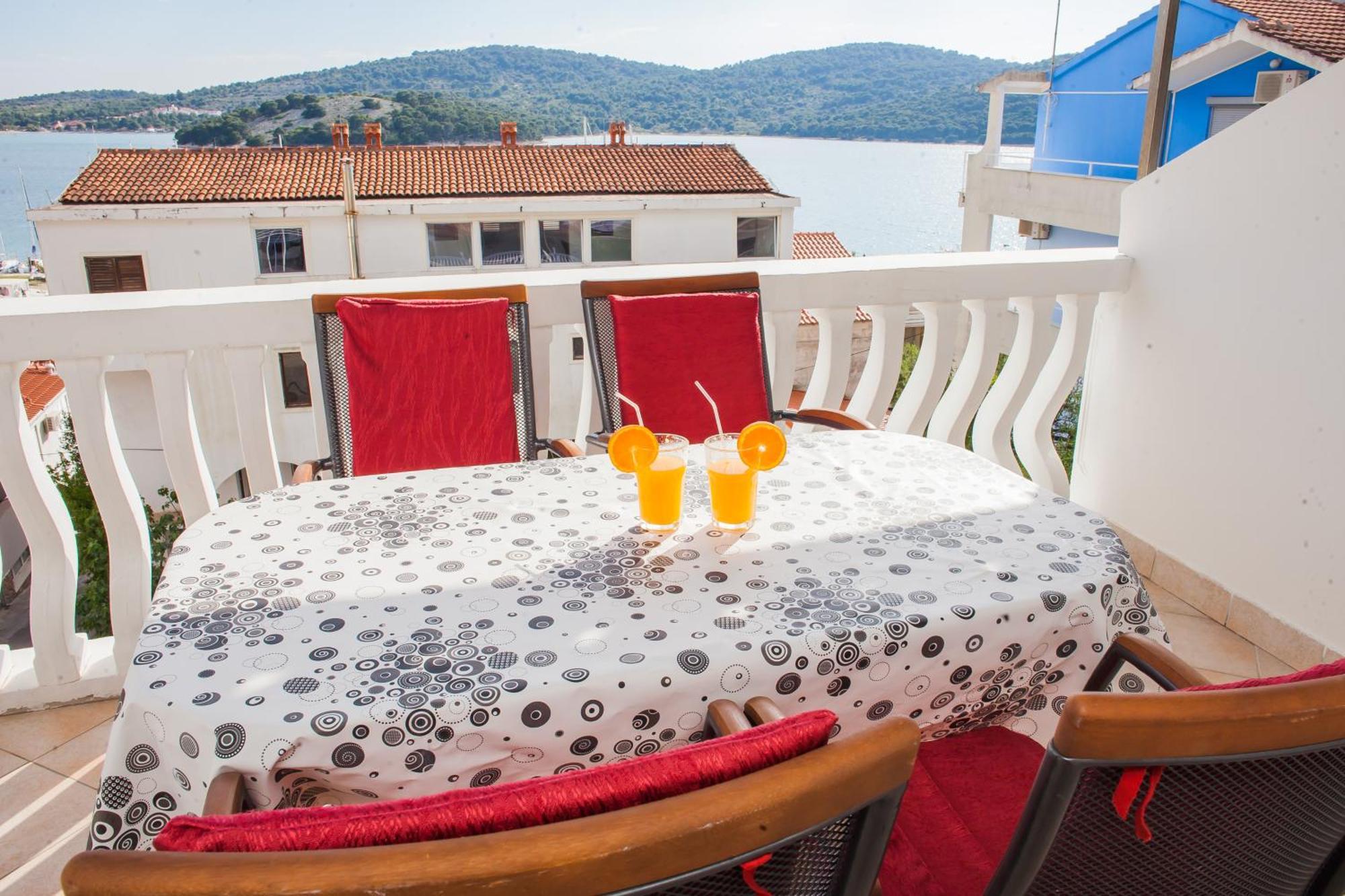 Hana Home - Apartments Tisno Rum bild
